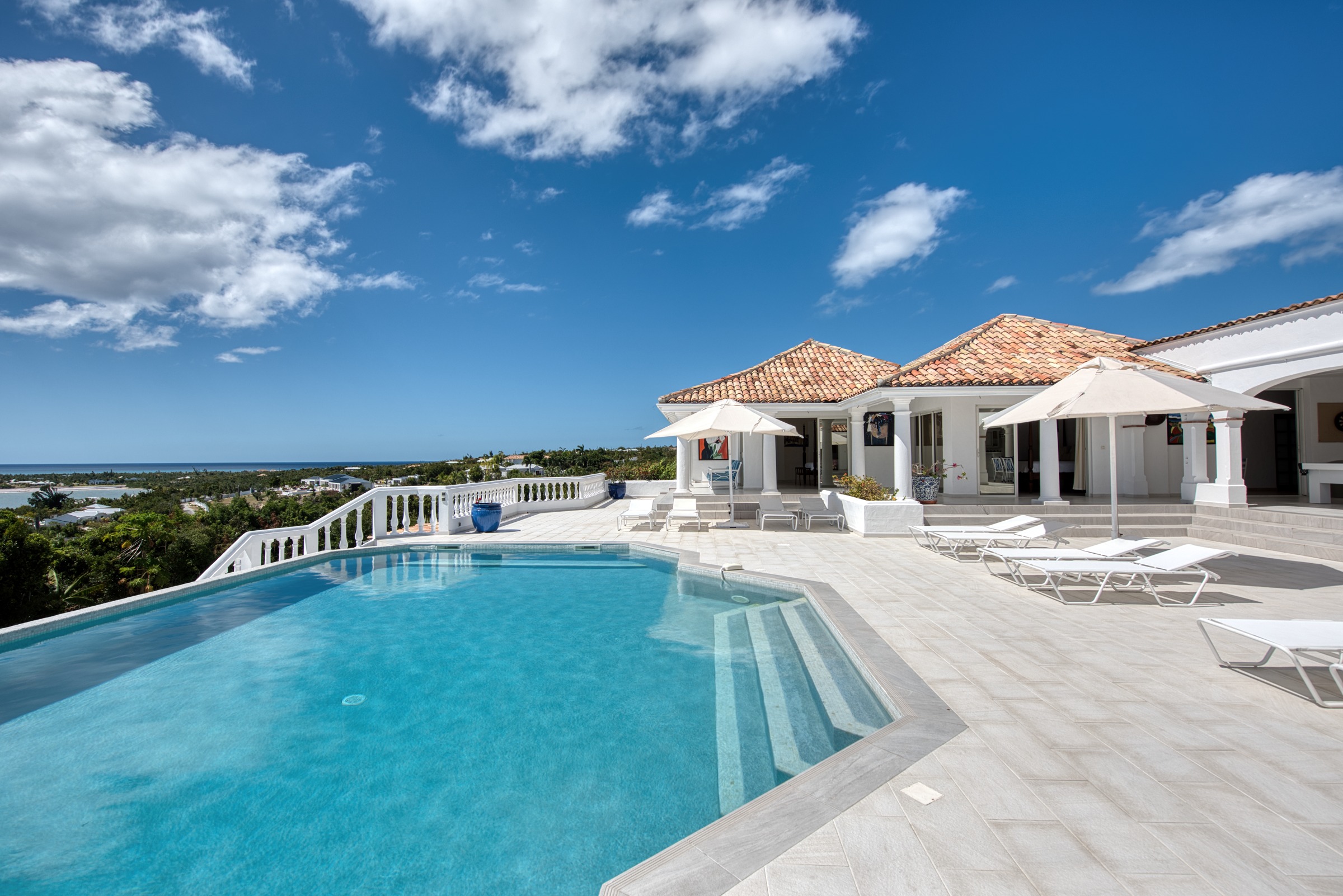 Bella Casa — villa, piscine et horizon