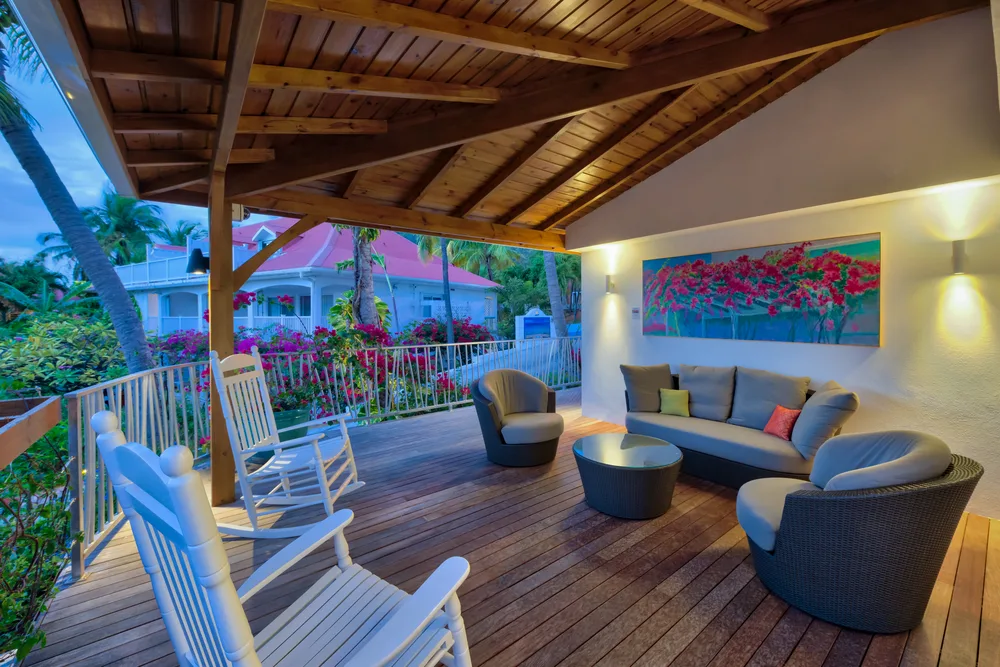 Grand Case Beach Club — véranda et coin salon