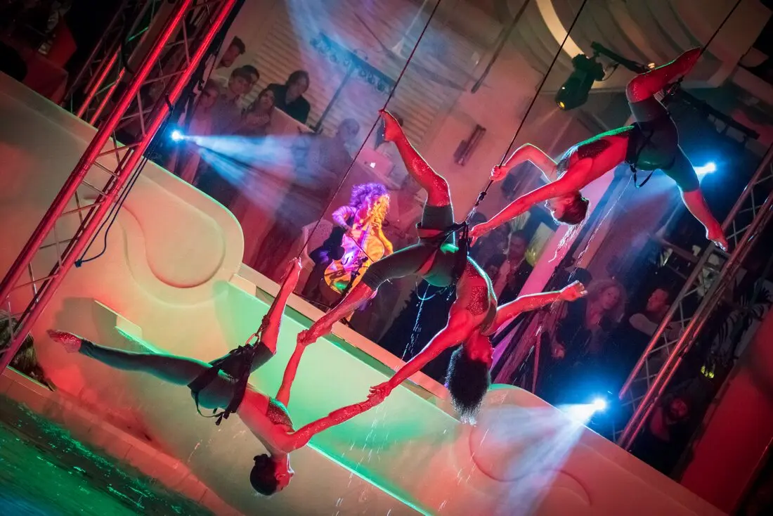 La Samanna — Compagnie Ö, ballet acrobatique nocturne