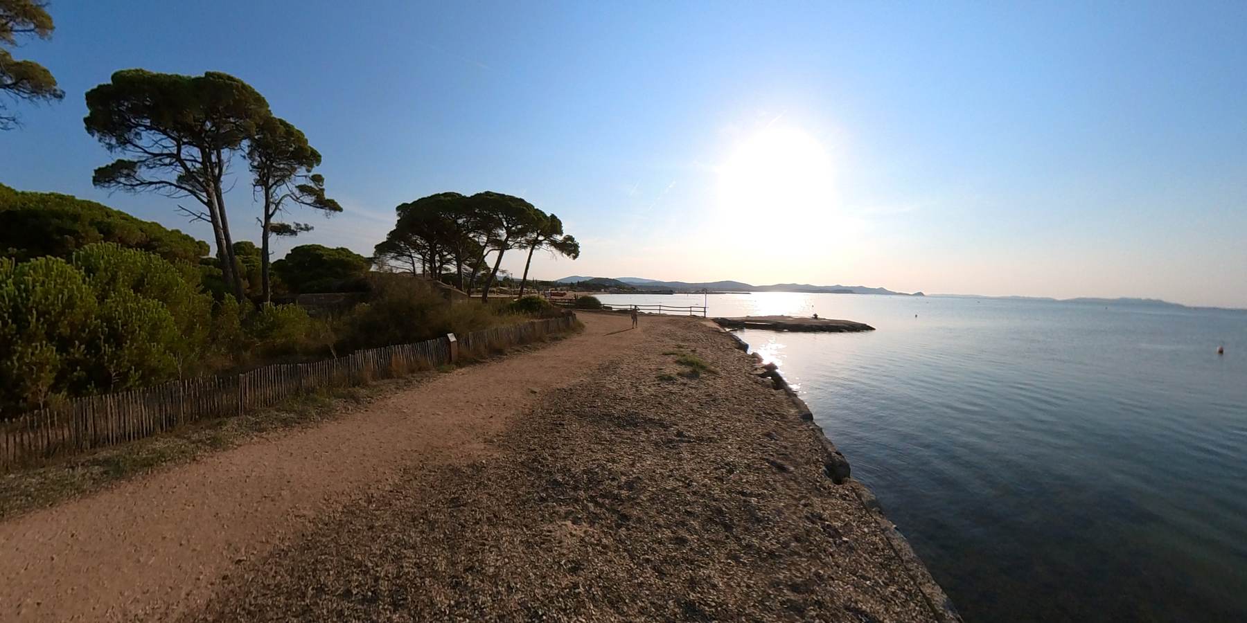 Vue 360° du littoral de Miramar, Var