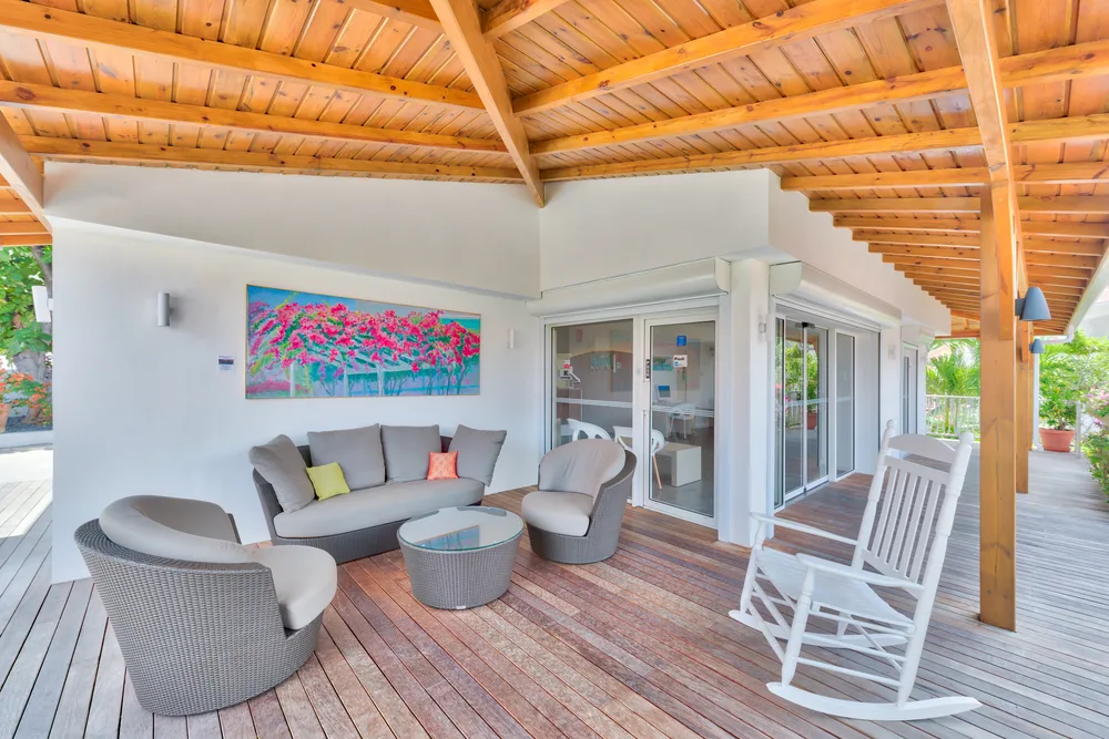 Grand Case Beach Club — salon extérieur, terrasse