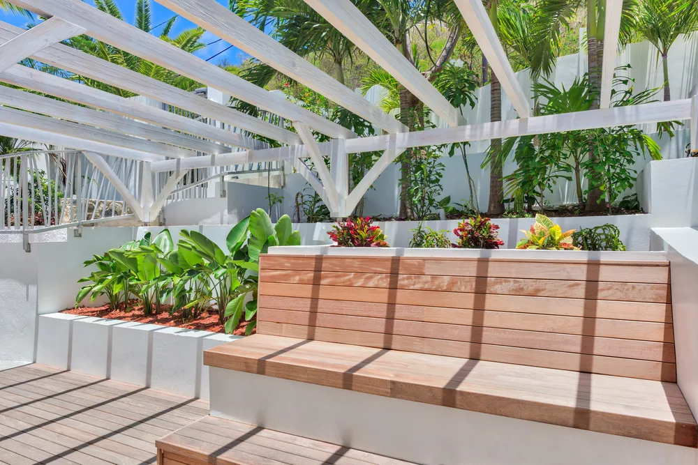 Grand Case Beach Club — terrasse et pergola